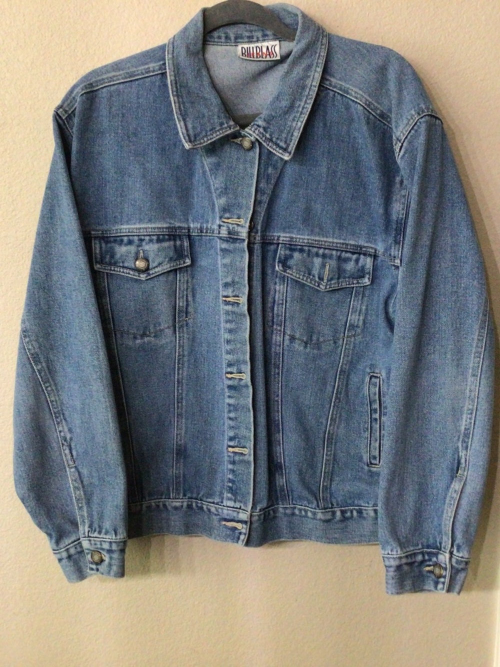 Bill Blass jeans denim blue Jean jacket. Size XL. 100% cotton. Great shape.